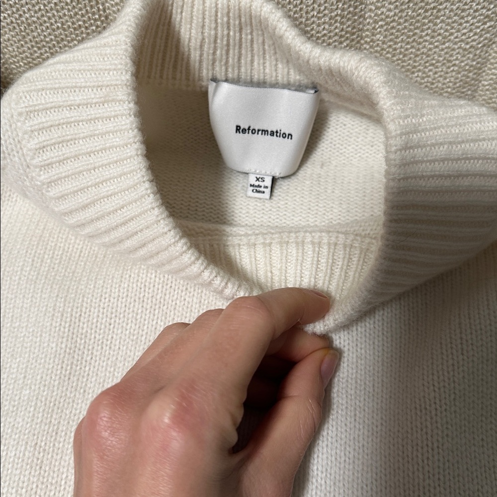 NWOT Reformation - Calloway Regenerative Wool Crewneck sweater - Arctic - Picture 5 of 6